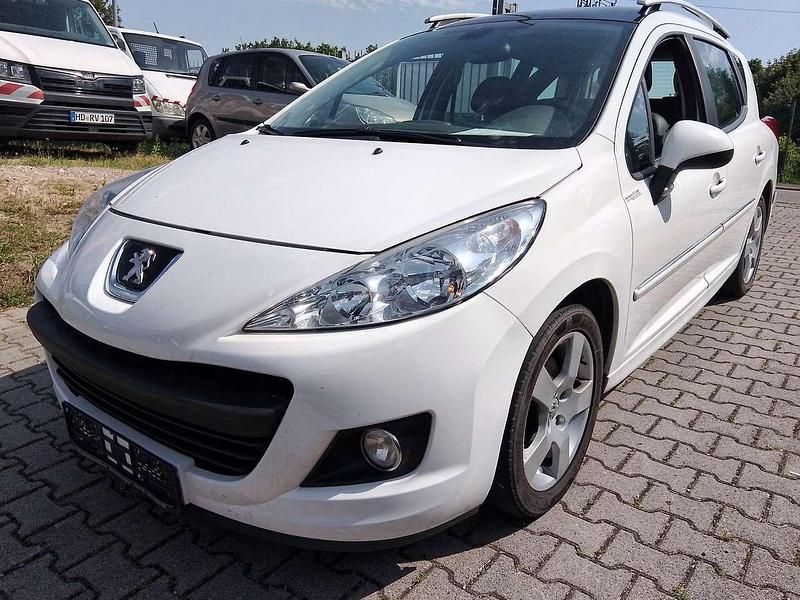 Gebraucht Peugeot 207 Premium 120 PS (88 kW) 2011 Lack weiss banquise Kombi