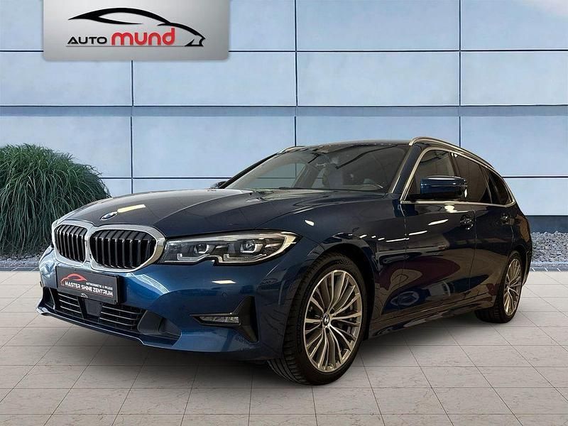 Blau Gebraucht 2021 BMW 330 Performance Limousine | 26.390 € (Superpreis) - Bild 1/4