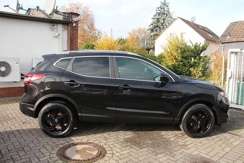Gebraucht Nissan Qashqai Zama 140 PS (102 kW) 2021 Schwarz SUV