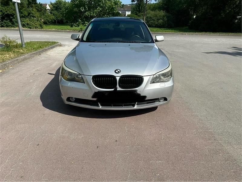 Gebraucht BMW 530 231 PS (169 kW) 2003 Silber Limousine