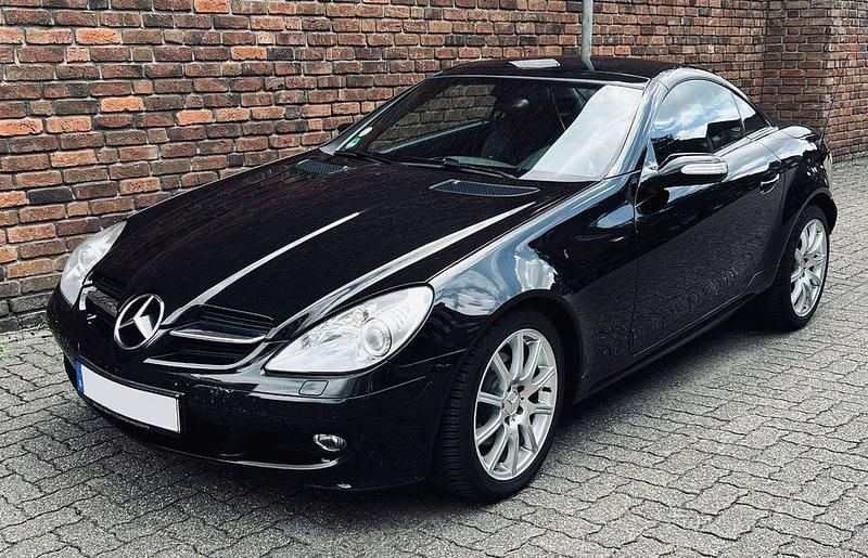 Schwarz Gebraucht 2006 Mercedes SLK280 Cabrio | 10.900 € (Fairer Preis) - Bild 1/4