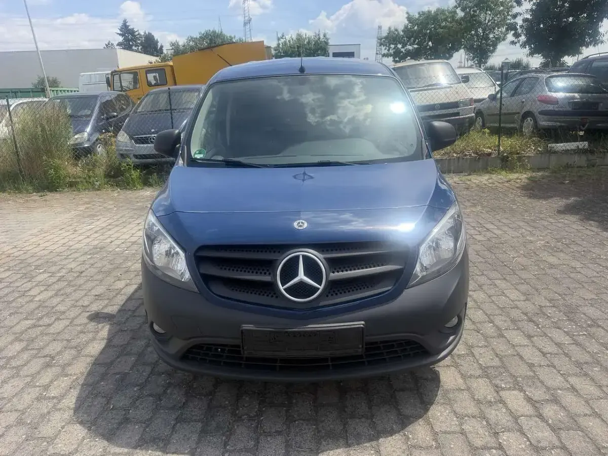 Gebraucht Mercedes Citan 111 116 PS (85 kW) 2021 Tintenblau Van / Kleinbus
