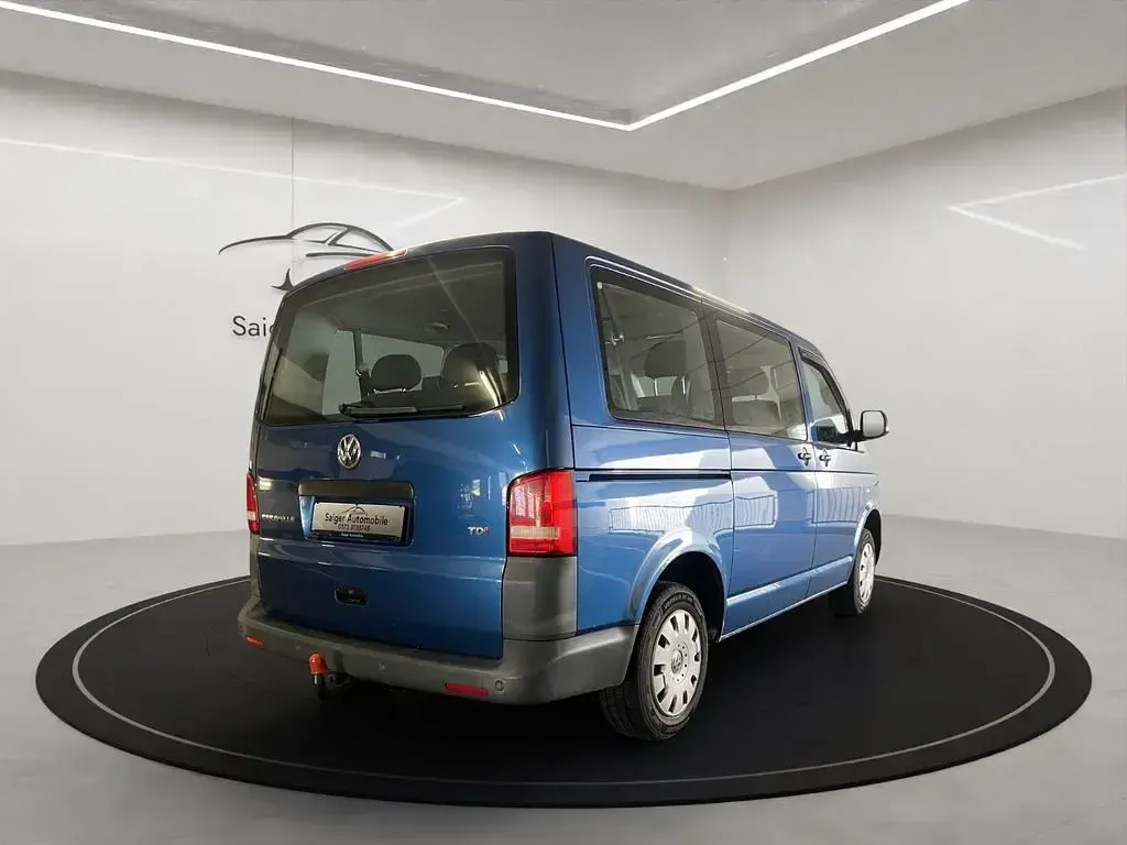 Gebraucht VW Caravelle Trendline 140 PS (102 kW) 2012 Blau Van