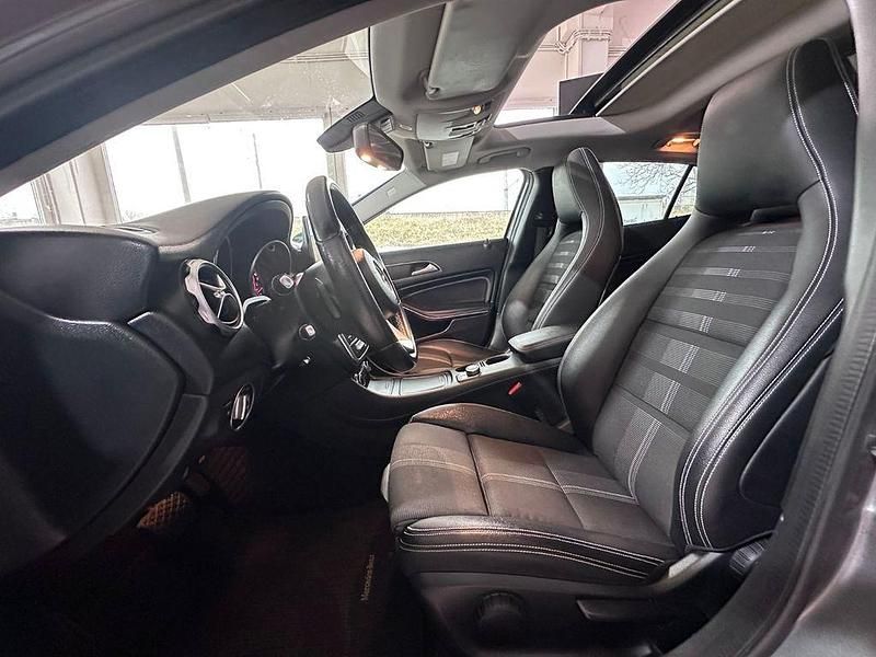 Gebraucht Mercedes GLA180 122 PS (89 kW) 2018 Mountaingrau SUV