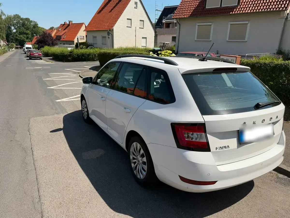 Gebraucht Skoda Fabia 95 PS (69 kW) 2021 Weiß Kleinwagen