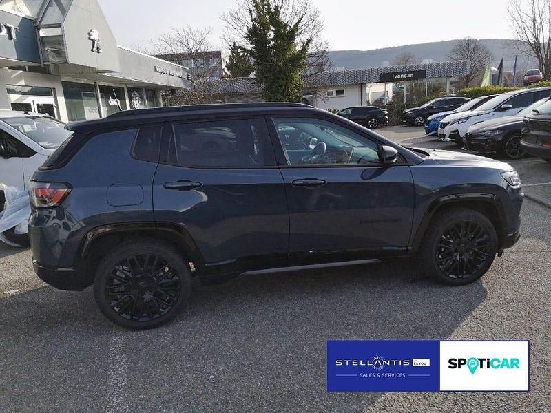 Gebraucht Jeep Compass 131 PS (96 kW) 2024 Blau SUV