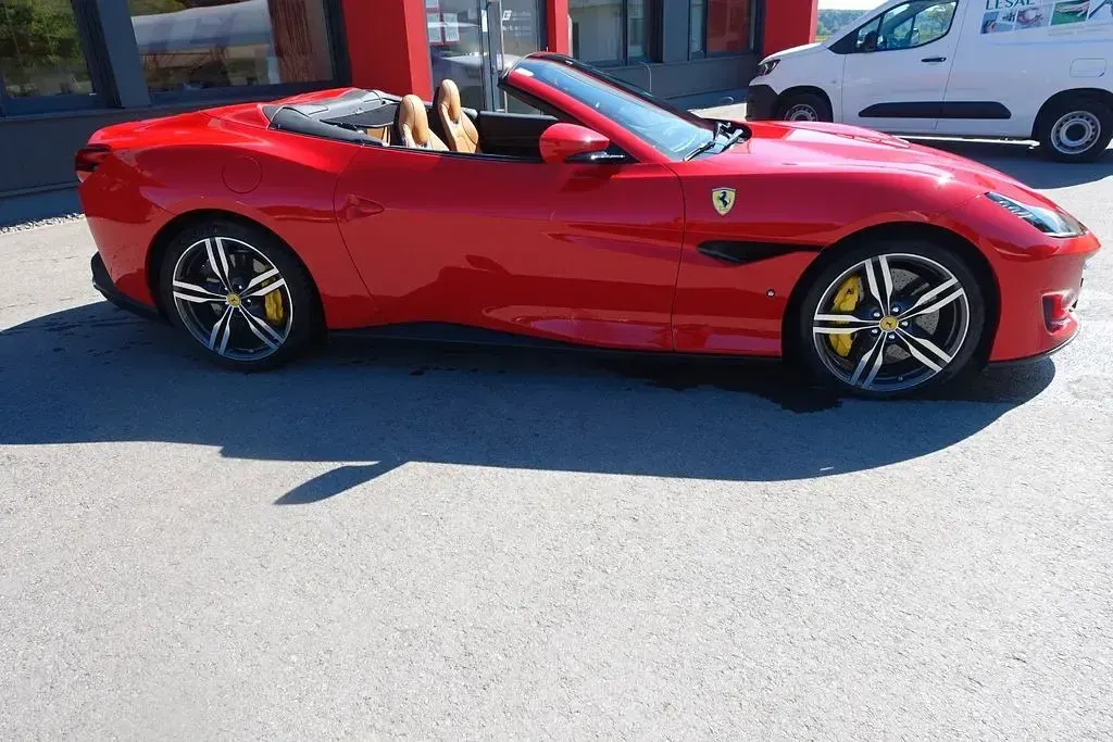 Second-hand Ferrari Portofino 600 CP (441 kW) 2019 Roșu Cabrio
