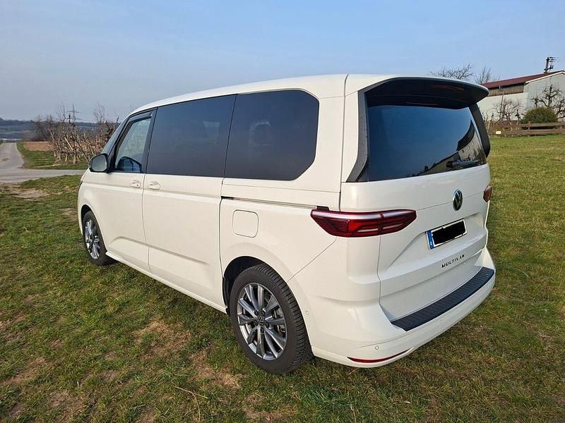 Gebraucht VW Multivan Life 150 PS (110 kW) 2025 Weiß Van