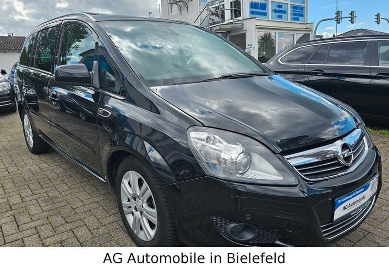 Schwarz Gebraucht 2013 Opel Zafira Family Van / Kleinbus | 4.999 € (Guter Preis) - Bild 1/4