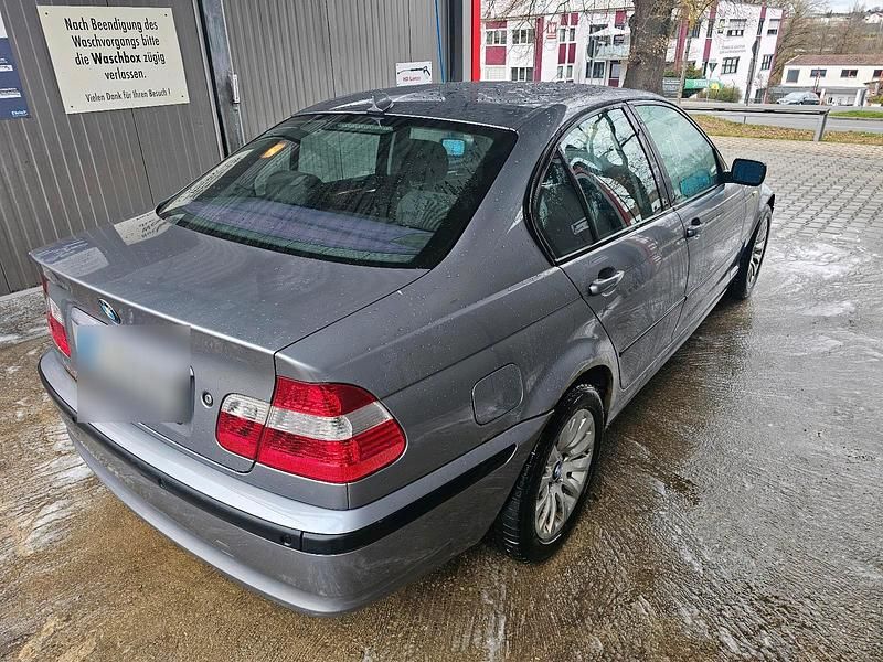 Gebraucht BMW 320 150 PS (110 kW) 2003 Grau Limousine