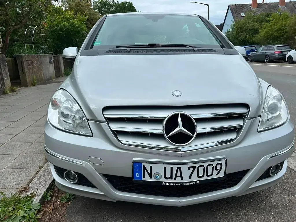 Gebraucht Mercedes B200 140 PS (102 kW) 2010 Van / Kleinbus