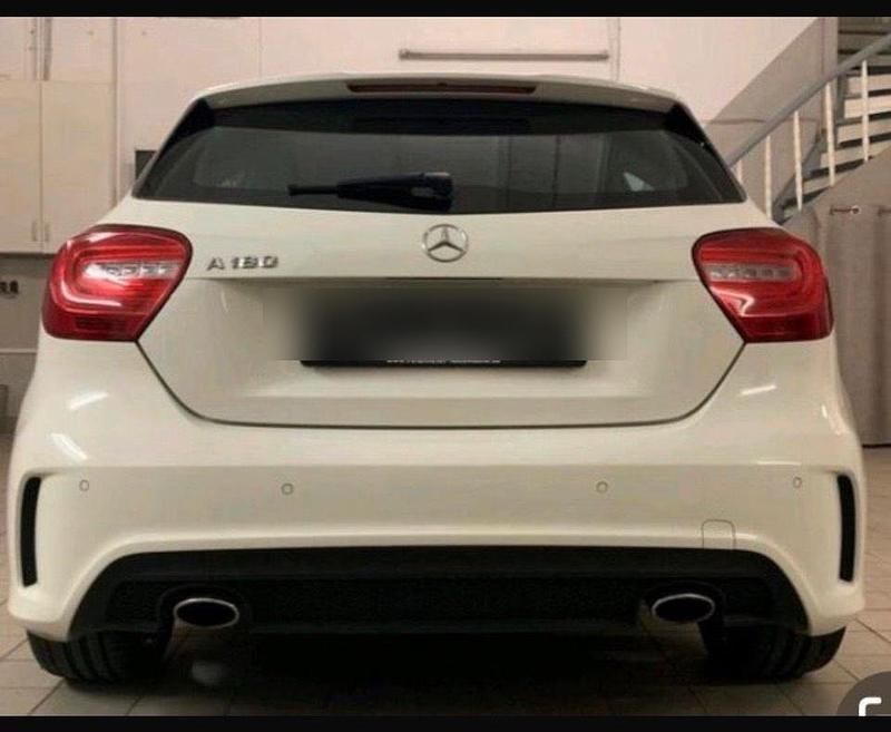 Gebraucht Mercedes A180 Sport 122 PS (89 kW) 2014 Weiß Limousine