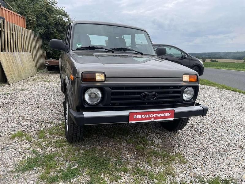 Braun Gebraucht 2019 Lada Taiga SUV | 12.900 € (Fairer Preis) - Bild 1/4