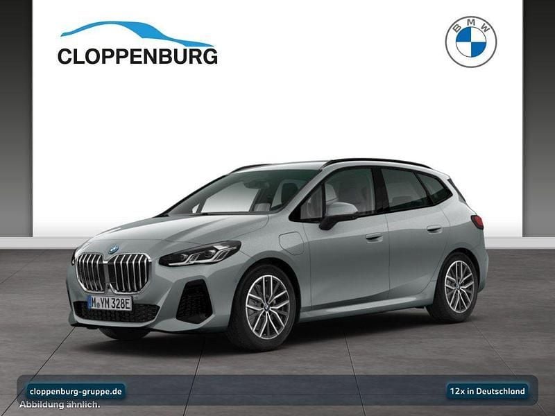 Grau Neu 2026 BMW 230e Active Tourer Performance Van / Kleinbus | 56.370 € (Fairer Preis) - Bild 1/3