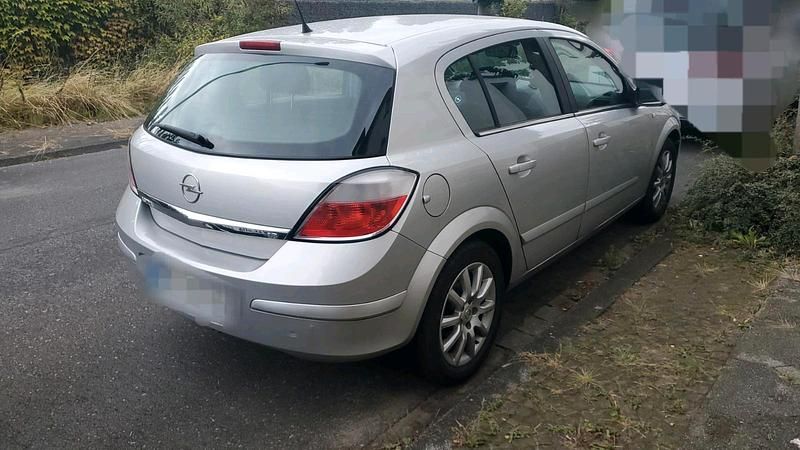 Brugt Opel Astra 125 HK (91 kW) 2004 Grå Hatchback
