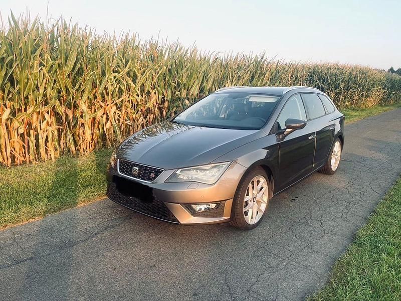 Grau Gebraucht 2014 Seat Leon ST FR Kombi | 9.900 € (Fairer Preis) - Bild 1/4