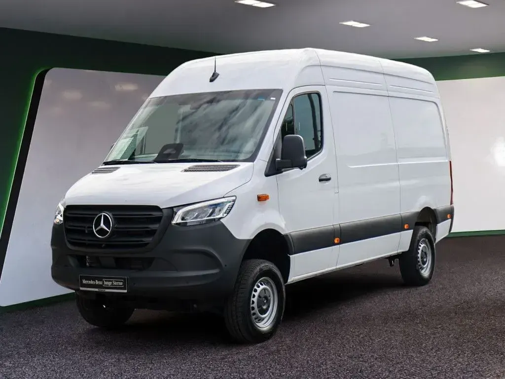 Gebraucht Mercedes Sprinter 190 PS (139 kW) 2025 Weiss / arktikweiss Van