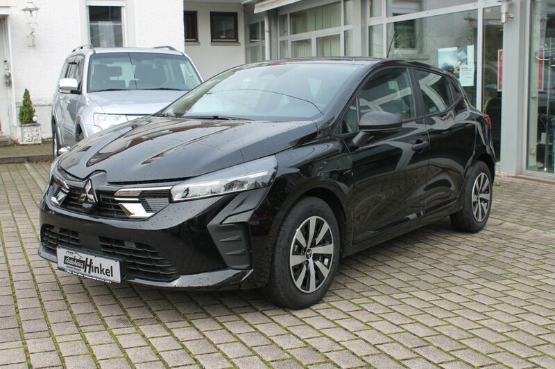 Schwarz Gebraucht 2024 Mitsubishi Colt Basis Limousine | 15.990 € (Fairer Preis) - Bild 1/4