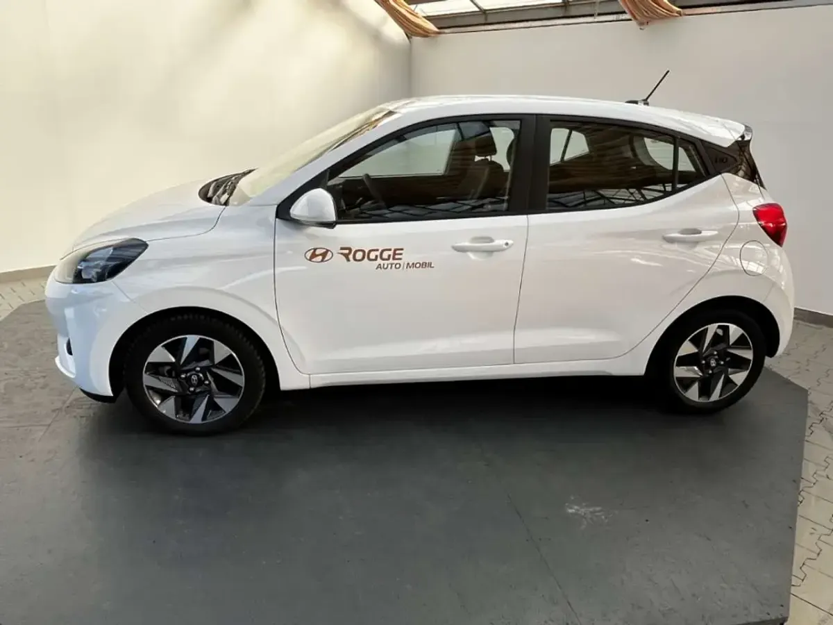 Gebraucht Hyundai i10 Select 63 PS (46 kW) 2025 Atlas white / sol Kleinwagen