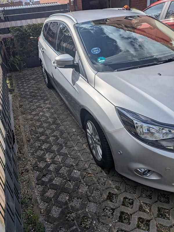 Gebraucht Ford Focus Titanium 140 PS (102 kW) 2014 Silber Kombi