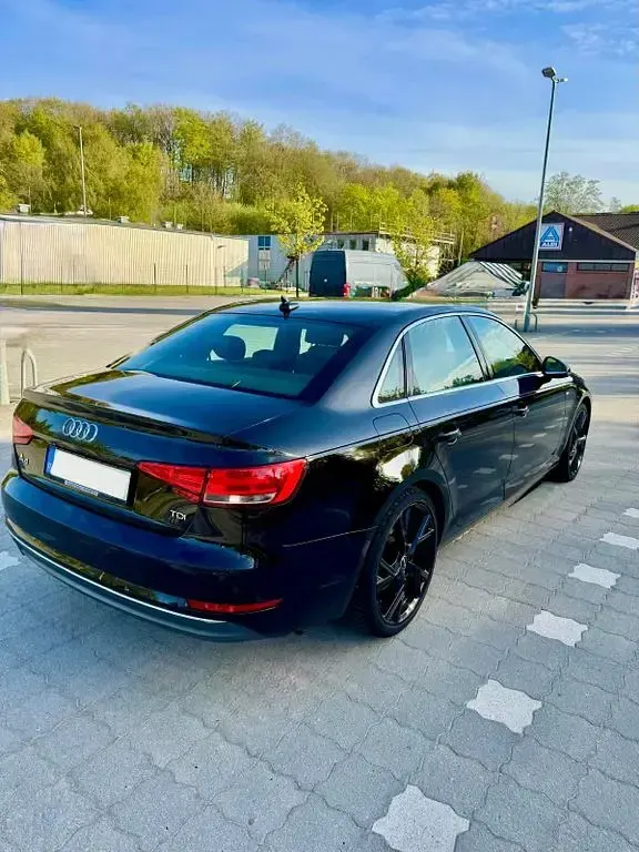 Gebraucht Audi A4 Sport 190 PS (139 kW) 2017 Schwarz Limousine