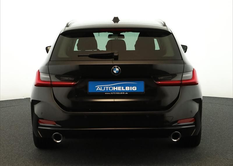 Gebraucht BMW 320 190 PS (139 kW) 2022 Saphirschwarz metallic Kombi