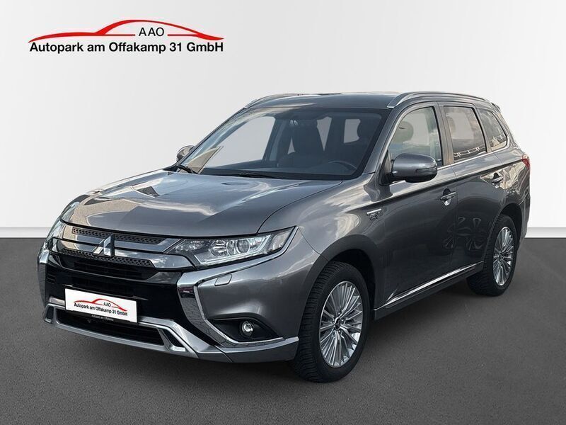 Platinumgrau (m) Gebraucht 2020 Mitsubishi Outlander P-HEV Basis SUV | 22.990 € (Fairer Preis) - Bild 1/4