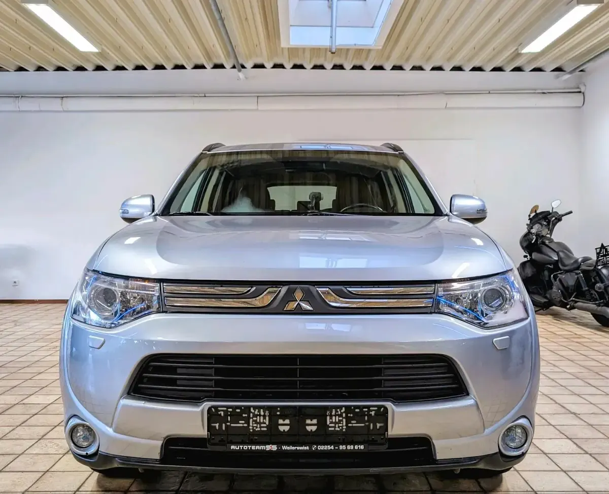 Gebraucht Mitsubishi Outlander 150 PS (110 kW) 2014 Grau SUV