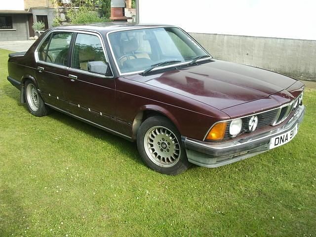 Gebraucht BMW 735 296 PS (217 kW) 1982 Rot metallic Limousine
