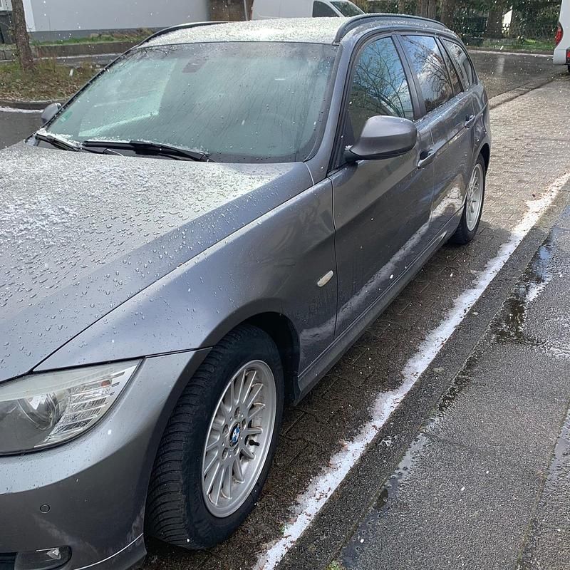 Gebraucht BMW 316 116 PS (85 kW) 2011 Grau Kombi