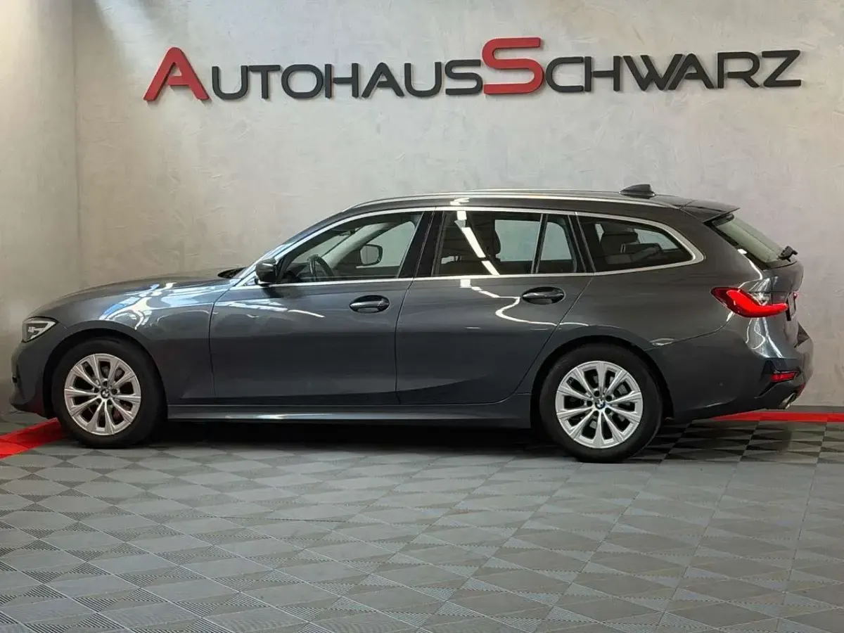 Gebraucht BMW 320 Advantage 184 PS (135 kW) 2021 Mineralgrau metallic Kombi