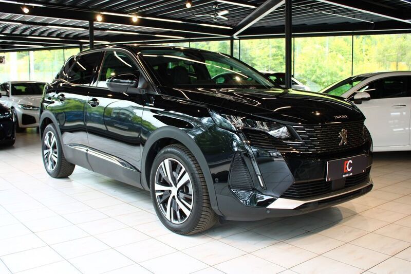 Schwarz Gebraucht 2022 Peugeot 3008 Allure SUV | 24.600 € (Teuer) - Bild 1/4