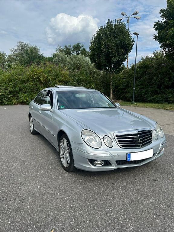 Grau Gebraucht 2007 Mercedes E280 Elegance Limousine | 6.500 € (Guter Preis) - Bild 1/4
