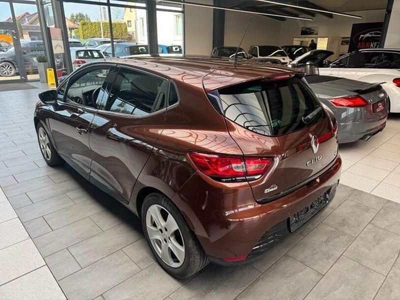 Gebraucht Renault Clio IV Luxe 140 PS (102 kW) 2015 Braun Kleinwagen