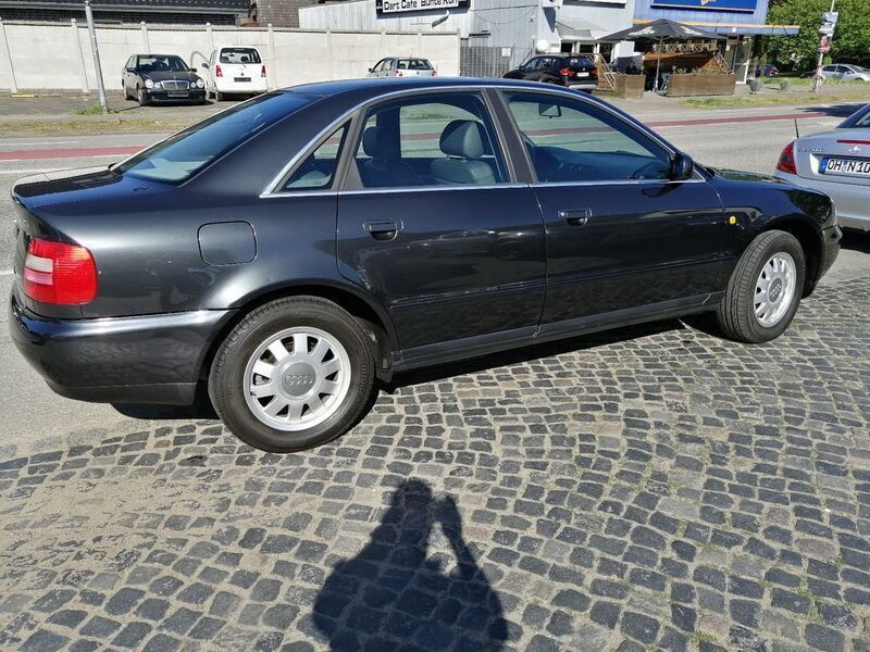 Gebraucht Audi A4 Comfort 165 PS (121 kW) 1997 Grau Limousine