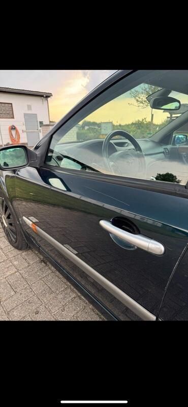 Blau Gebraucht 2002 Renault Laguna II Limousine | 1.650 € (Fairer Preis) - Bild 1/4