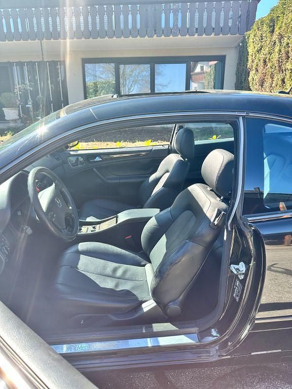 Gebraucht Mercedes CLK320 Avantgarde 218 PS (160 kW) 2000 Schwarz Coupé