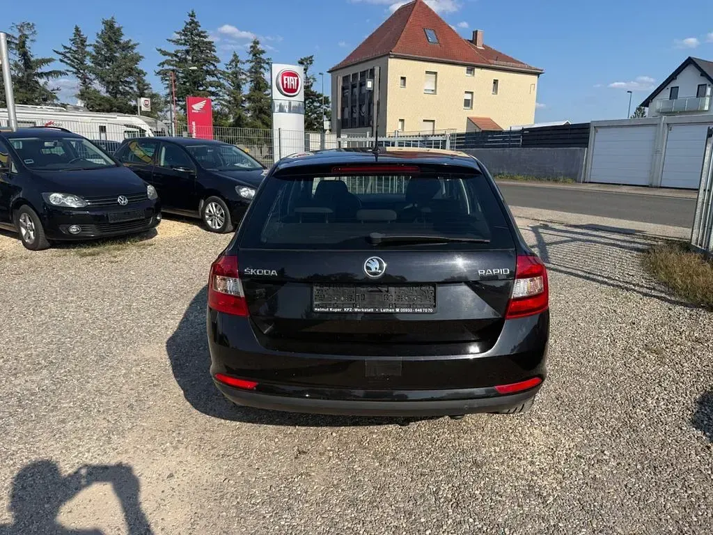 Gebraucht Skoda Rapid Active 90 PS (66 kW) 2017 Schwarz Kleinwagen