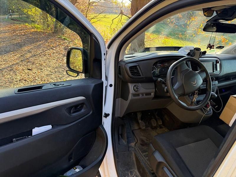 Second-hand Citroën Jumpy 122 CP (89 kW) 2021 Alb Monovolum