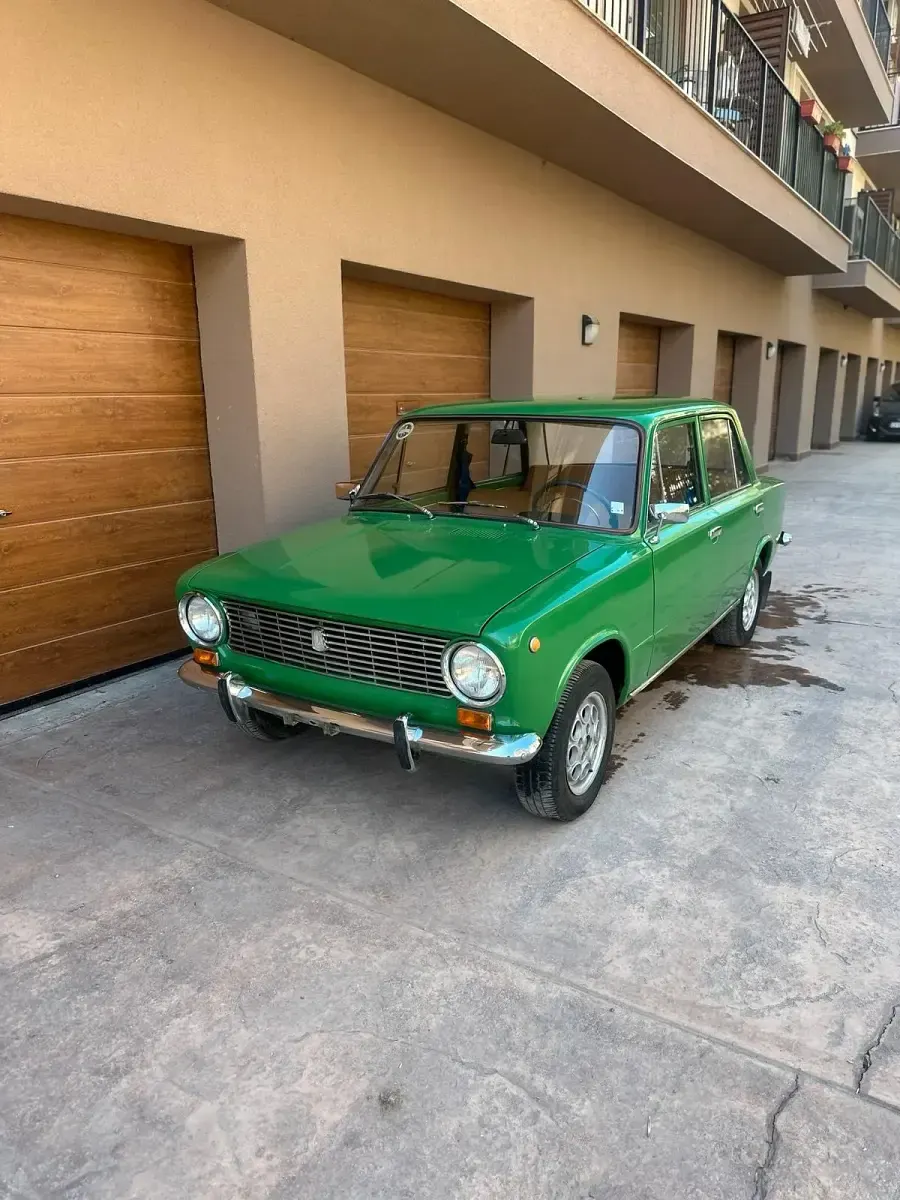 Second-hand Lada 2101 65 CP (47 kW) 1977 Verde Berlinǎ