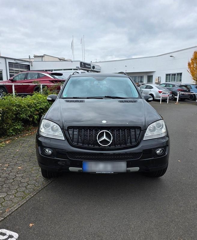 Gebraucht Mercedes ML320 224 PS (164 kW) 2006 Schwarz SUV