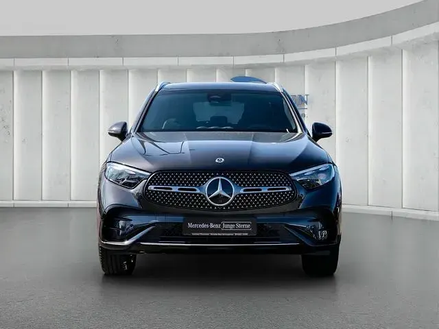 Gebraucht Mercedes GLC300 AMG line 204 PS (150 kW) 2024 Andere farbe SUV