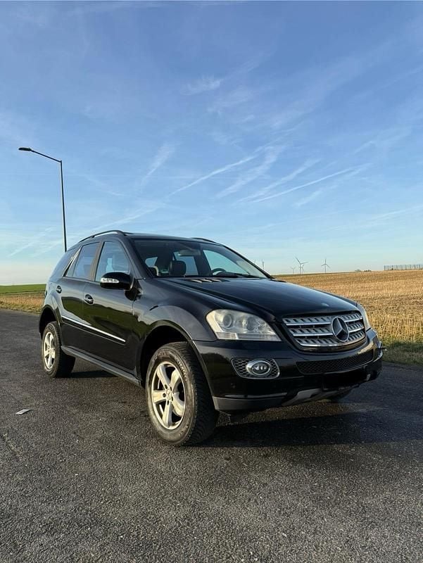 Schwarz Gebraucht 2007 Mercedes ML320 SUV | 4.200 € (Superpreis) - Bild 1/4