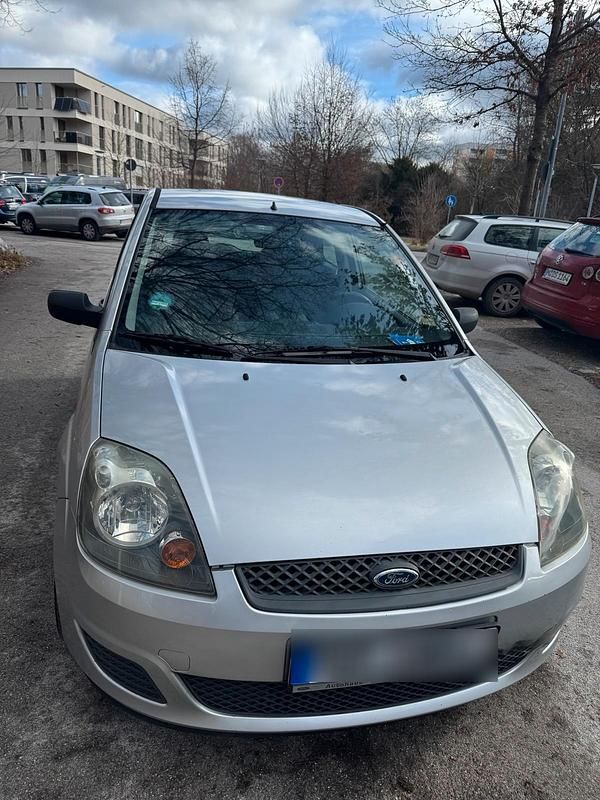 Gebraucht Ford Fiesta 69 PS (50 kW) 2007 Silber Kleinwagen