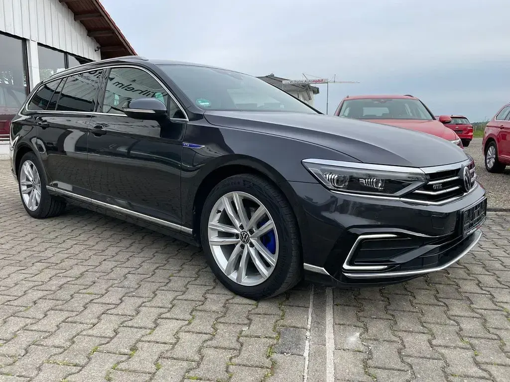 Gebraucht VW Passat Individual 218 PS (160 kW) 2021 Mangangrau metallic Kombi