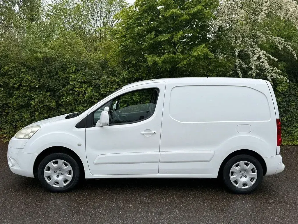 Occasion Peugeot Partner 75 ch (55 kW) 2012 Blanc Monospace