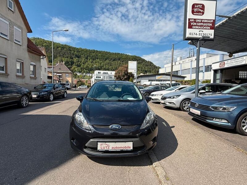 Pantherschwarz metallic Gebraucht 2011 Ford Fiesta Trend Kleinwagen | 4.400 € (Fairer Preis) - Bild 1/4
