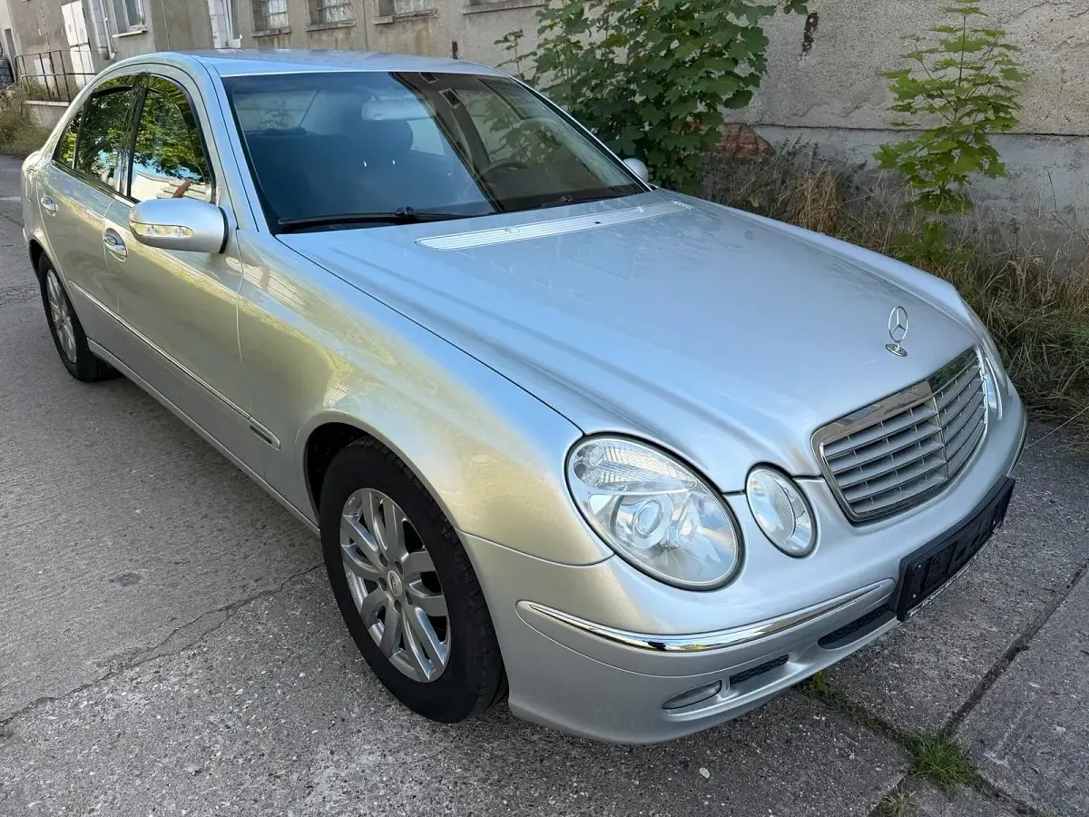 Gebraucht Mercedes E200 Elegance 163 PS (119 kW) 2005 Grau Limousine