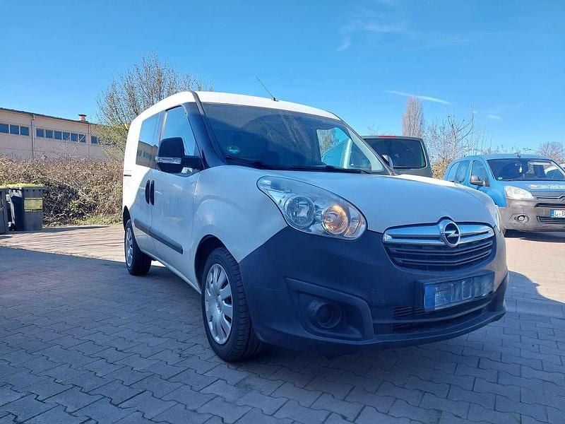 Gebraucht Opel Combo 95 PS (69 kW) 2016 Weiß Van / Kleinbus