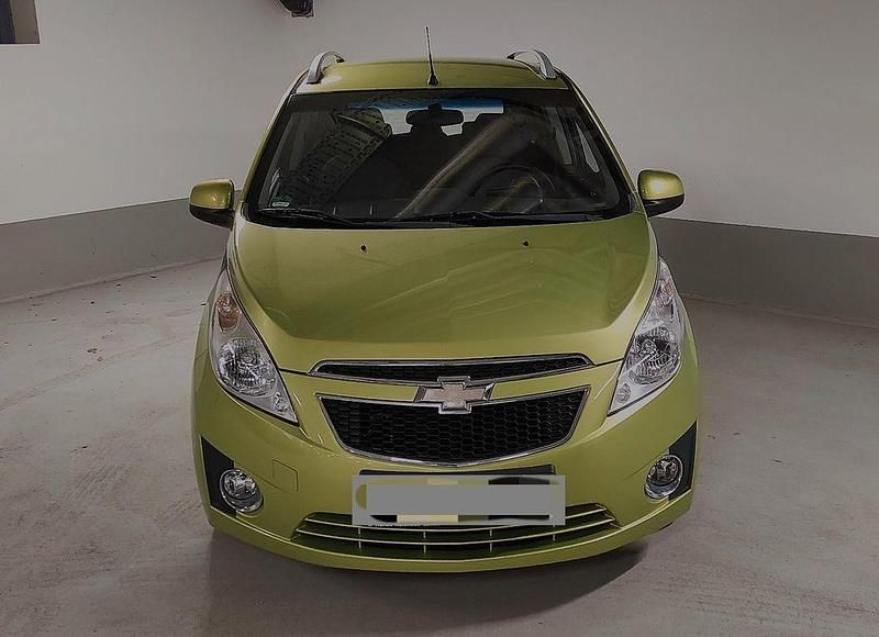 Second-hand Chevrolet Spark 82 CP (60 kW) 2010 Verde Hatchback